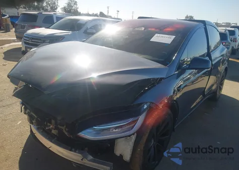 2022 Tesla Model X Plaid Tri Motor All-Wheel Drive z USA, uszkodzony, nr VIN 7SAXCBE63NF359143